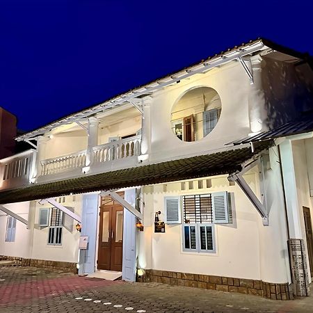 The Raden Patah Heritage Kota Lama Semarang Exteriör bild